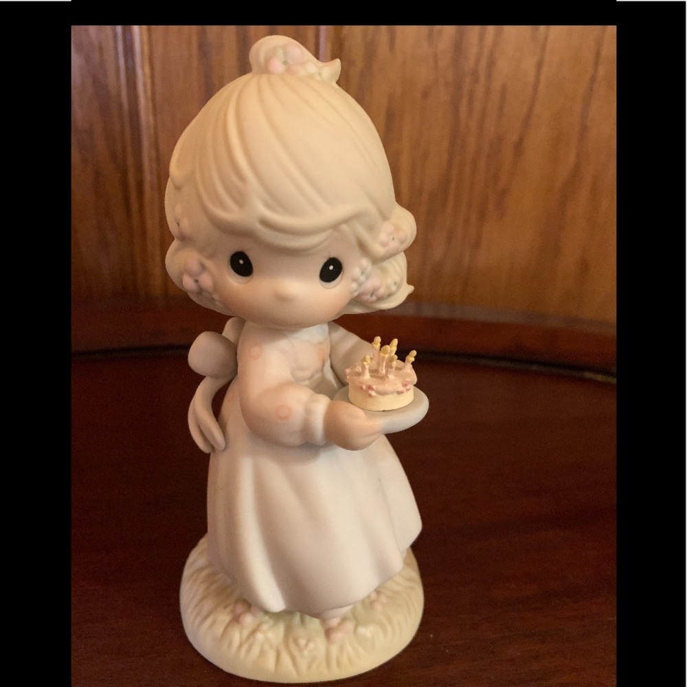 NWOT precious moments statue